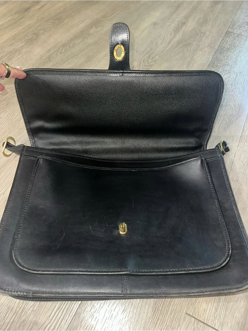 Vtg Black Leather Metropolitan Briefcase Messenger Business Bag